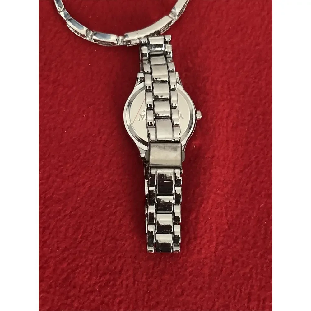 Women’s Yaamava 4 Piece Women’s Watch Set Nib